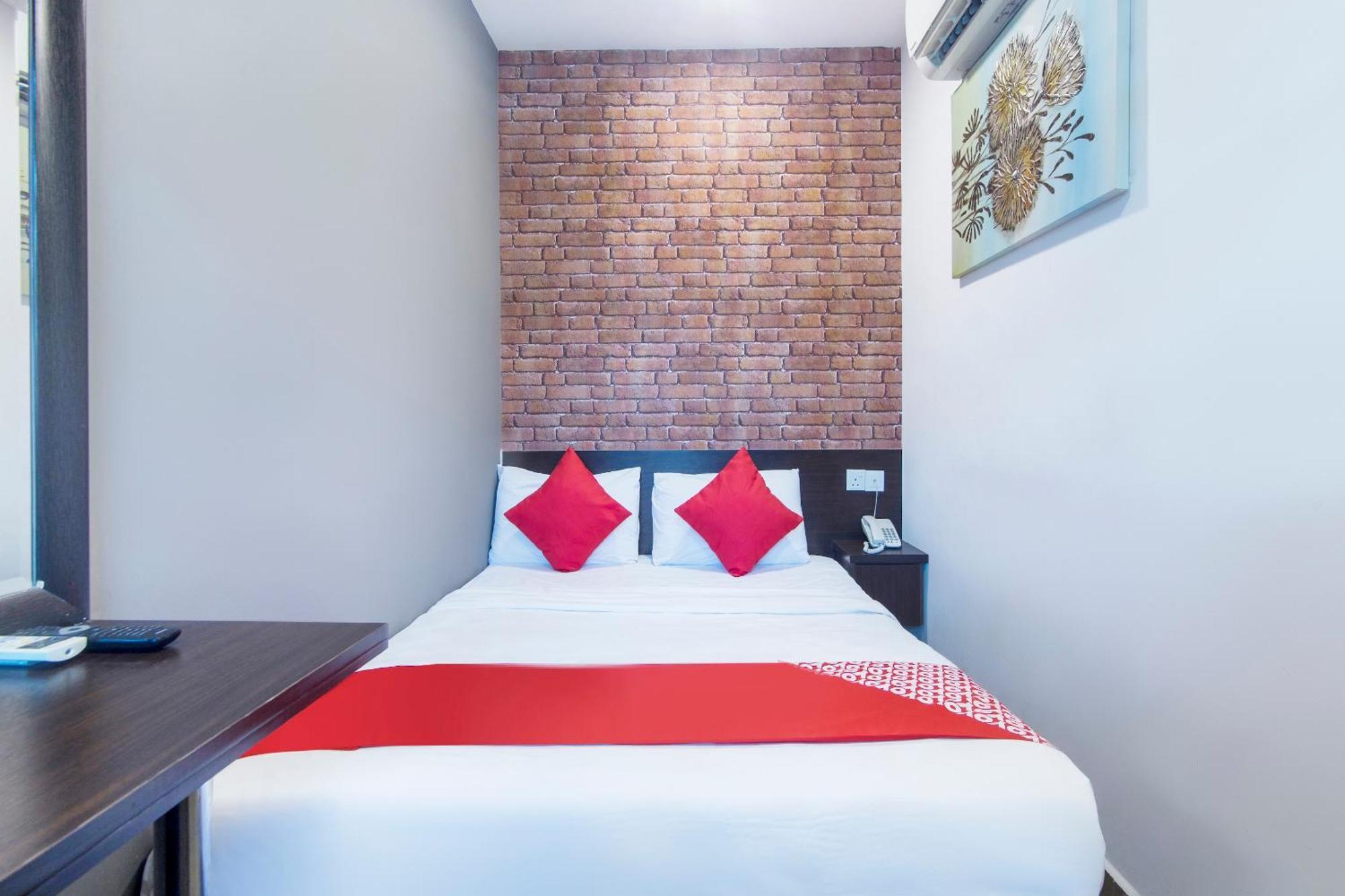 Oyo 876 Hotel Sanctuary Петалинг Джая Екстериор снимка