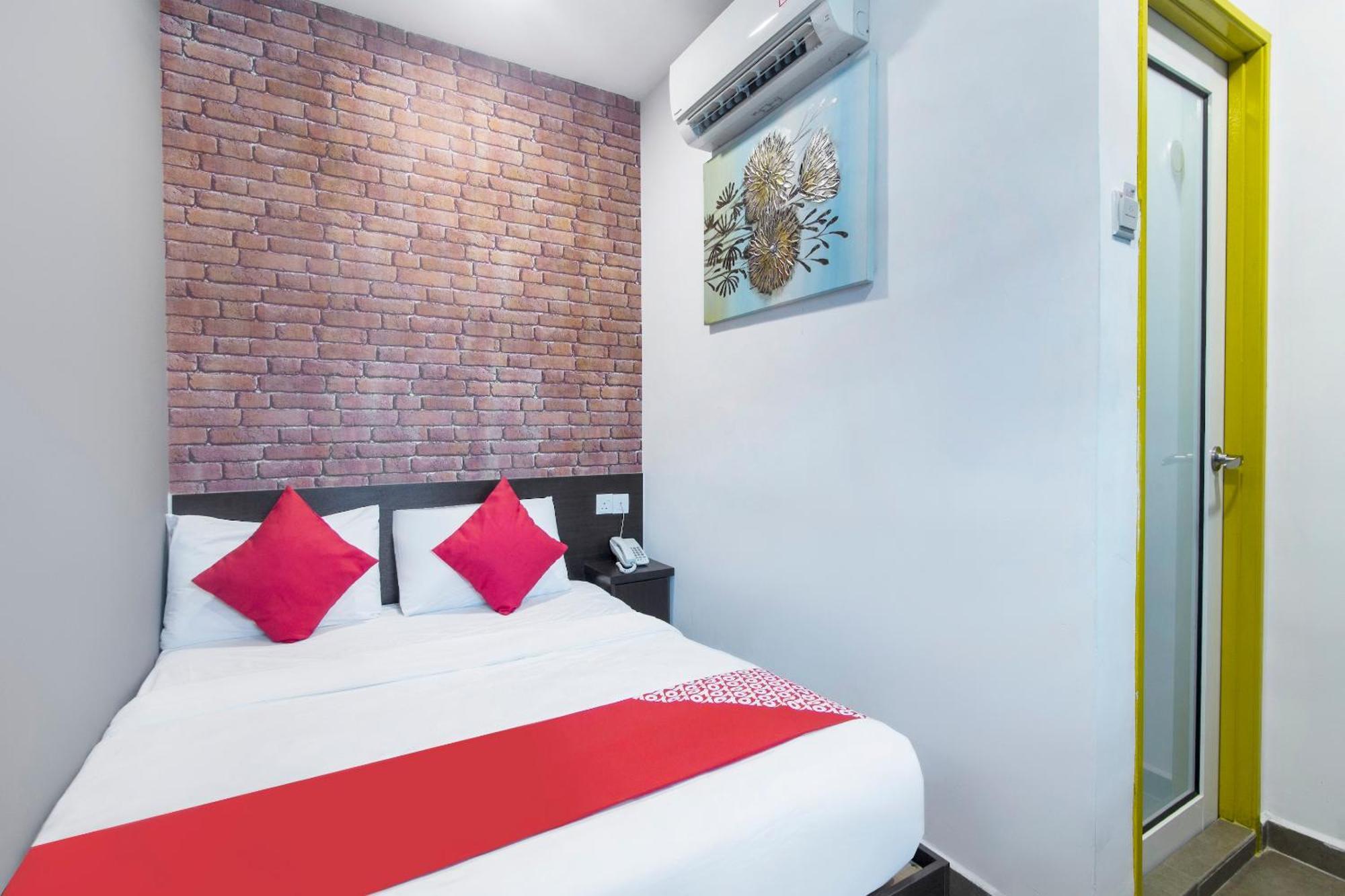 Oyo 876 Hotel Sanctuary Петалинг Джая Екстериор снимка