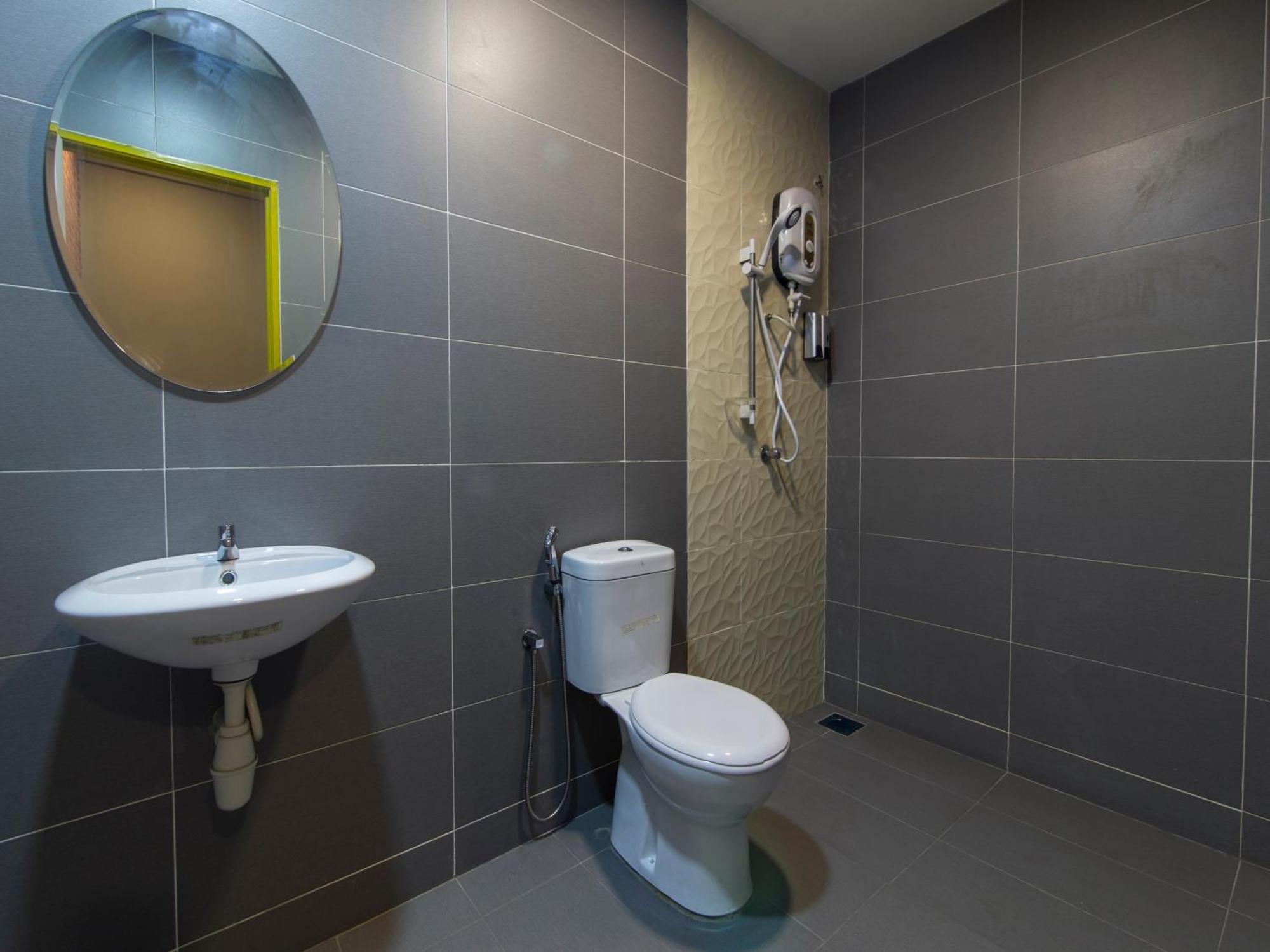 Oyo 876 Hotel Sanctuary Петалинг Джая Екстериор снимка