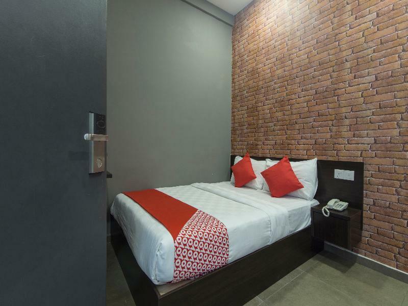 Oyo 876 Hotel Sanctuary Петалинг Джая Екстериор снимка